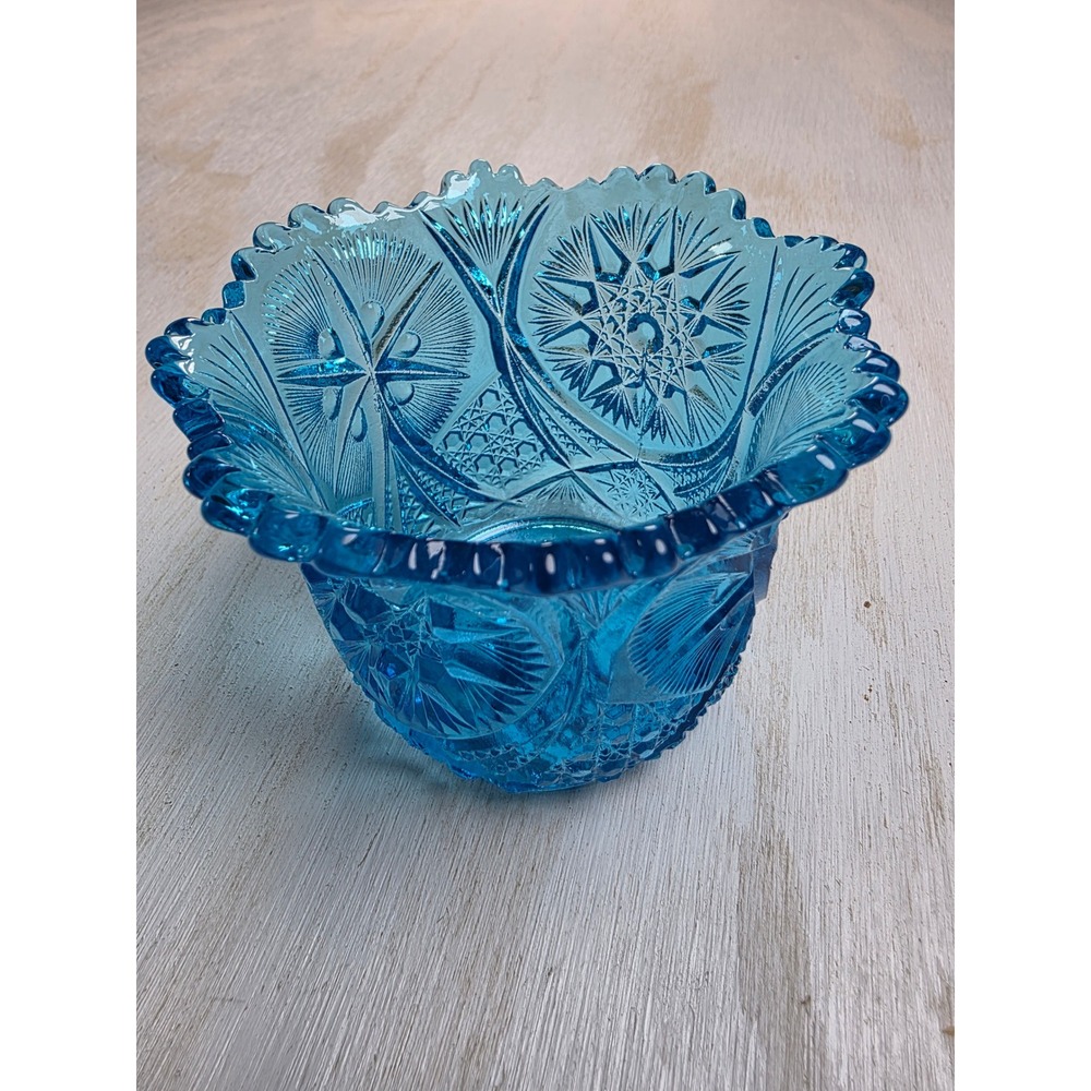 Vintage Aqua Blue Pressed Glass Starburst Bowl Scalloped Sawtooth Edge 4"